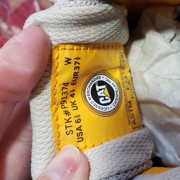 NWT- Caterpillar ‘Quake’ Safety Shoe w/Composite Toe - Picture 11 of 11